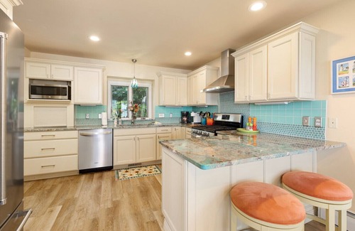 Acme House | Luxe 3BR | Bunkhouse + Private Beach | Near Resort