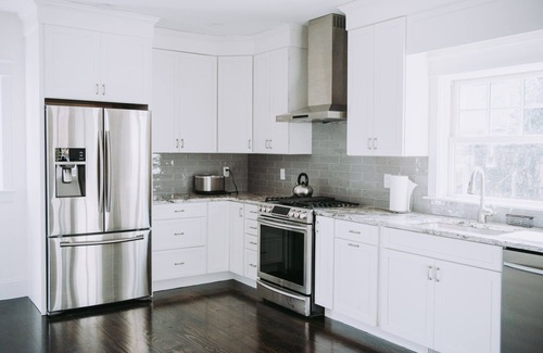 Vineyard Haven House | Luxe 4 Bed/4 Ensuite Bath, A/C In-Town Vineyard Haven, Gunite Pool and Spa