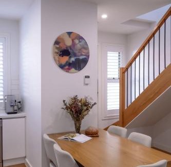 Altona North House | Luxe Altona Haven - Executive 3BR Family Townhouse