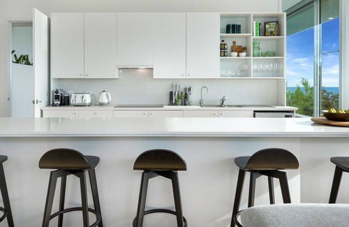 Cape Schanck House | Luxe Coastal Retreat - Ocean Views, Golf Courses, Hot Springs & Winery Heaven nn