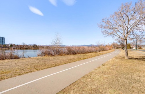 Sloan Lake Apartment | Luxe Designer Flat on Sloans Lake with Rooftop Deck