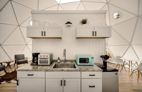 Capon Bridge Apartment | Luxe Dome w/Hot Tub, Full Bath & Mountain View!