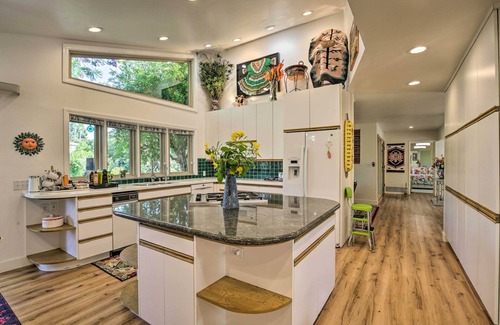 Mount Helix Villa | Luxe El Cajon Oasis w/Pool, Fire Pit & Pavilion