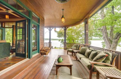 Middle Hope House | Luxe Family Home on Orange Lake with Private Dock!