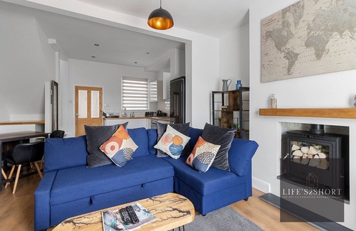 Exeter Apartment | Luxe Garden House City Centre