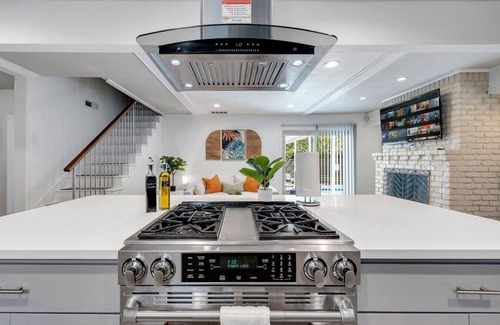 White Rock Hills House | Luxe Golfers' Oasis - Pool, Mini-Golf, Hot Tub!