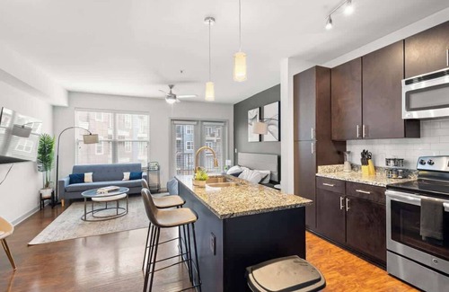 Cherry Apartment | Luxe King Bed Suite in Midtown Charlotte!