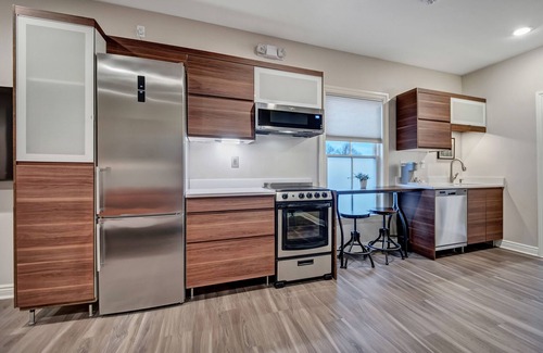 Warwick Apartment | Luxe Loft on Main St.- Steam Shower, ZeroG King Bed, Designer Kitchen, Elevator!