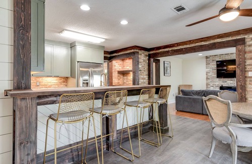 Hattiesburg House | Luxe Midtown Gem, Walk to USM - The Longleaf House