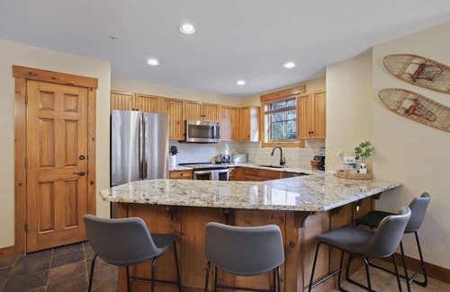 Breckenridge Condo | Luxe Poolside Resort Suite, and Walk to Main Street