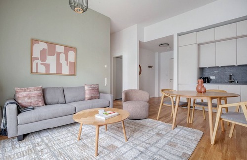 Gesundbrunnen Apartment | Luxe Prenzlauer Berg 2BR, Fully Equipped & Furnished, by Blueground