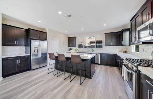 Ivey Ranch - Rancho Del Oro Condo | Luxe Private Getaway in the Heart of Oceanside!