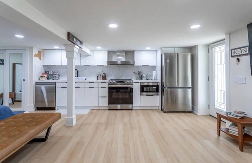 Huntington Apartment | Luxe Provincial Style Studio w/Patio & Parking