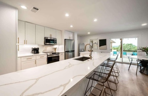 West Oak Hill House | Luxe Ranch Life-Heated Pool-Spa. 10 Min Downtown!