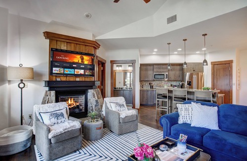 Peak 8 Condo | Luxe Resort Penthouse on Peak 8 w/Air Conditioning