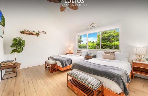 Ludlam House | Luxe Retreat with Private Beach & Pool Paradise L53