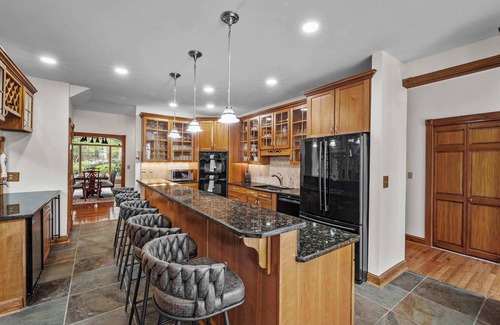 Lake Harmony House | Luxe,Sleeps20,Bar&Lounge,Karaoke,HotTub,GameRoom