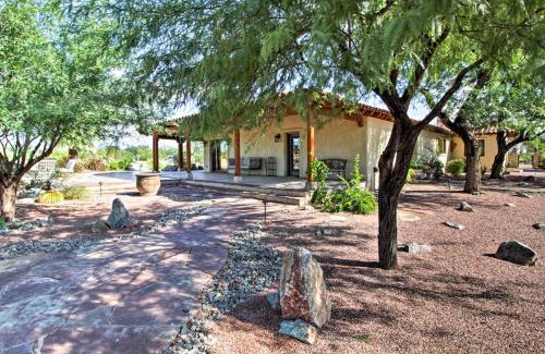 Tortolita House | Luxe Tucson Vineyard Home with Views and Fire Pit