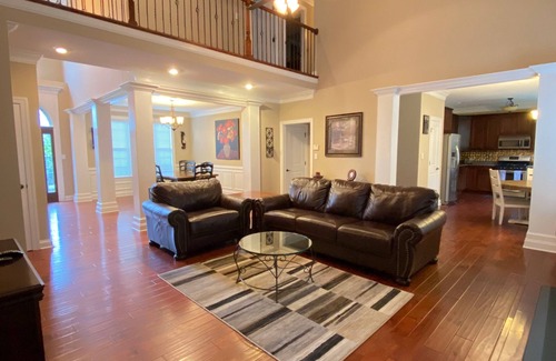 Ashley Oaks House | Luxe West Knoxville Home- Easy access to Downtown, UT, Airport and Oak Ridge