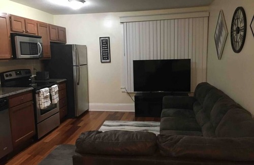 Niskayuna Apartment | luxery lounge with free parking
