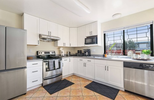 South San Francisco House | LuxoStays | Westborough Beauty | 4BR Home in SSF