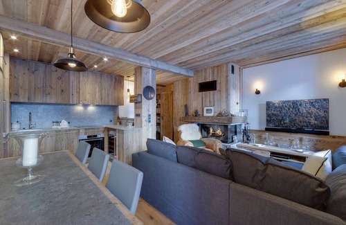 Val-d'Isere Apartment | Luxueux Duplex avec Cheminée et Parking à Val-d'Isère – 3 Pièces pour 5 Personnes