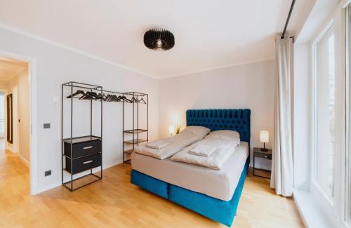 West Berlin Centre Apartment | Luxurious 105m2 Penthouse in Prime Location 4 Bedroms & Balcony
