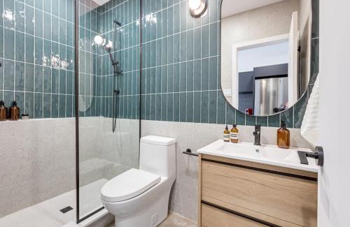 Mile End Apartment | Luxurious 1BDR Two-Floor Loft in Mile End -1A