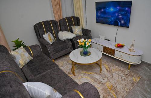 Kilimani Apartment | Luxurious 1Bedroom in Kilimani, Equipped gym, Serviced lift, Speedy Wifi, Garden Views, Kids play area, Proximity to yaya centre shopping malls, restaurants and bars