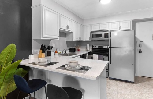 Crabtree Apartment | Luxurious 2 Bed Suite - in Raleigh!