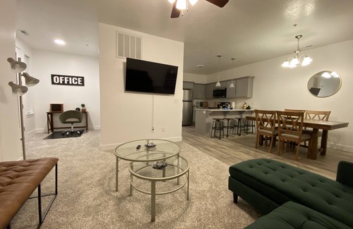 Herriman Condo | Luxurious 3 bedroom in Herriman. 4K Tv Fast wifi
