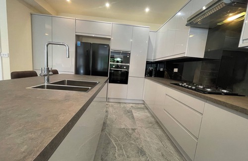 Bolton House | Luxurious 4 Bdroom Family Home