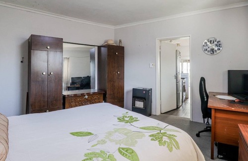 Durbanville House | Luxurious 4 bedroom good for family getaway.
