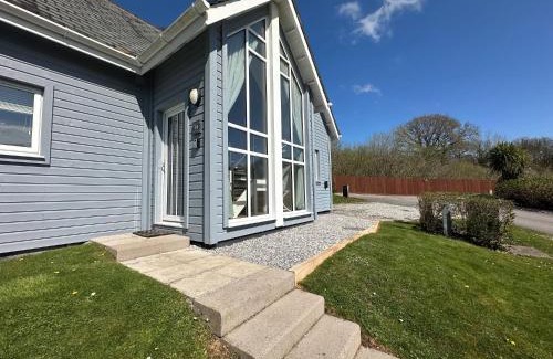 St Austell House | Luxurious 4 Bedroom New England Style Villa - Trewhiddle V14