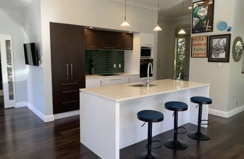 Burnside House | Luxurious 5 bedroom home with heated pool