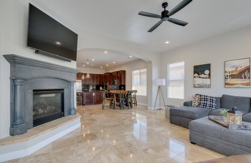 Canyon Trails West House | Luxurious 5-Bedroom House with 3 King Beds & Resort-Style Pool!