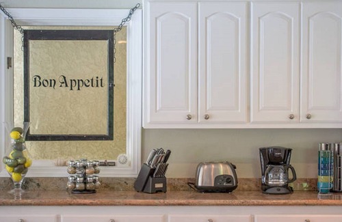 Deepwell Estates House | Luxurious 5 BR Retreat