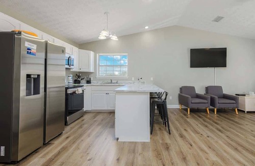Gulf Lagoon Beach House | Luxurious 6 BR Beachfront Villa