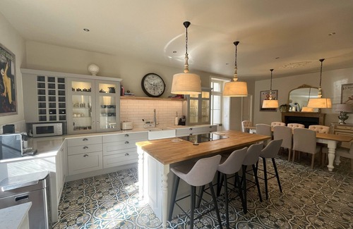 Meursault House | Luxurious A/C 5 bedroom Winemaker's 1870's house in heart of Meursault Burgundy