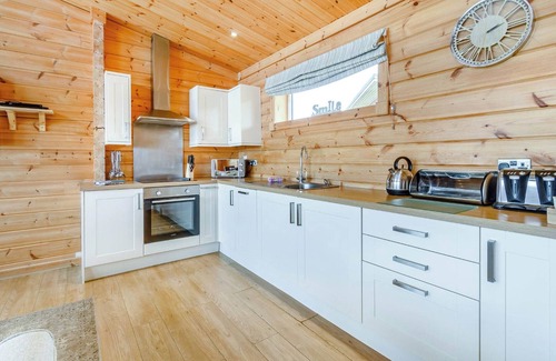 Hollym Ski Chalet | Luxurious and contemporary Finnish log lodge.