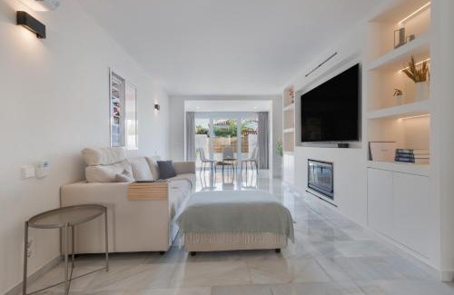 Guadalmar Villa | Luxurious And Modern Family Home