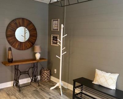 Sheridan Apartment | Luxurious and Spacious Apartment with 2 bedrooms and 2 Baths