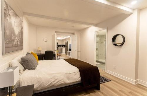 Sheridan Apartment | Luxurious and Spacious Apartment with 2 bedrooms and 2 Baths
