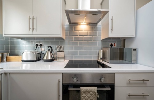 Barnt Green Apartment | Luxurious Apartment - Close to the NEC & Airport