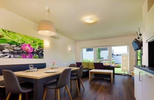 Zsira Apartment | Luxurious Apartment near Lutzmannsburg Thermal Baths