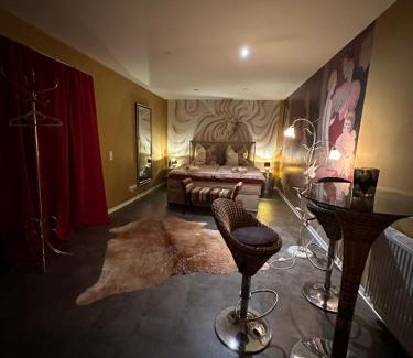 Nippes Apartment | Luxurious Apartment with Sauna