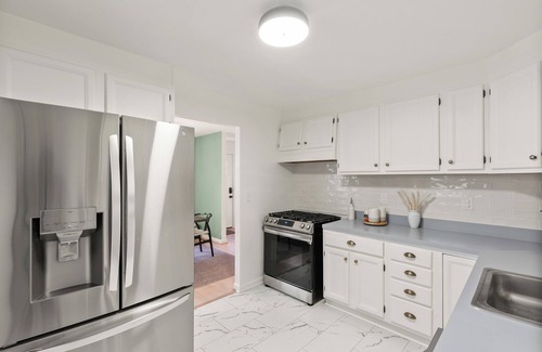 Arlington Ridge House | Luxurious Arlington Pentagon City walk to Metro