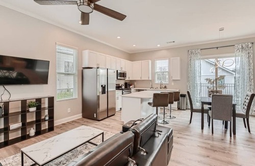 Pittsburgh House | Luxurious Atlanta Haven