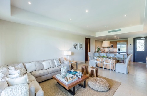 Herreras Condo | Luxurious beachy chic villa at the St. Regis Bahia Beach