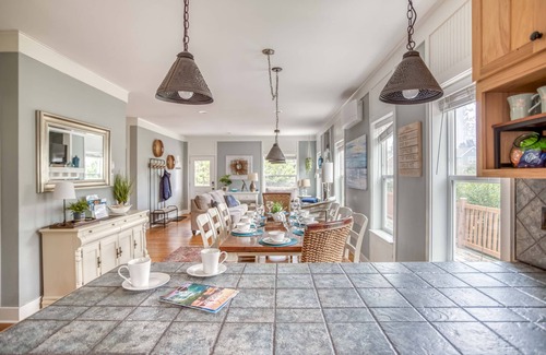 Lincoln Beach House | Luxurious Bella Beach Fun-3 King Beds-Hot Tub-Gazebo-Fire Pit-Media-Game Room
